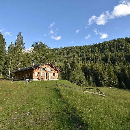 Chalet Brenta Dolomites มาดอนนาดีกัมปิโญ ภายนอก รูปภาพ
