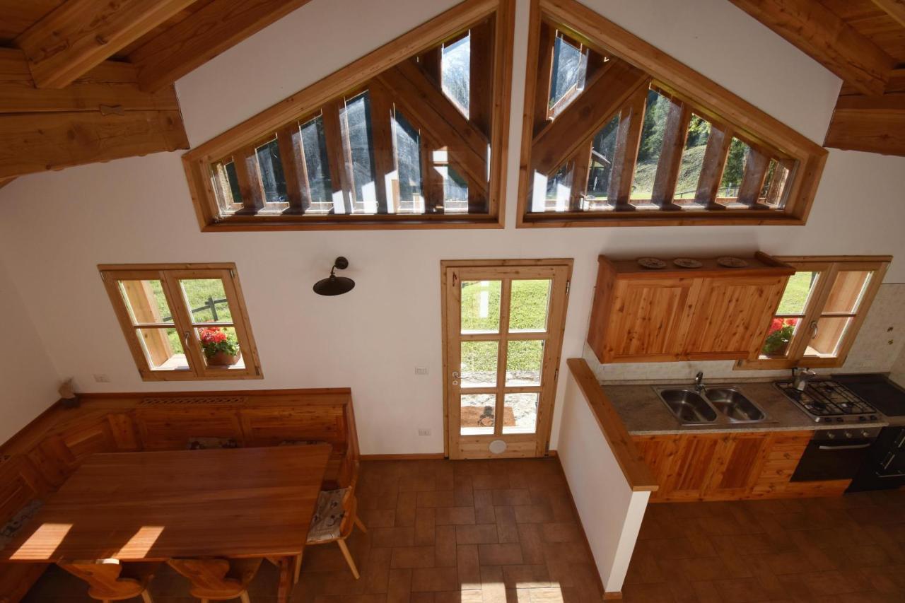 Chalet Brenta Dolomites มาดอนนาดีกัมปิโญ ภายนอก รูปภาพ