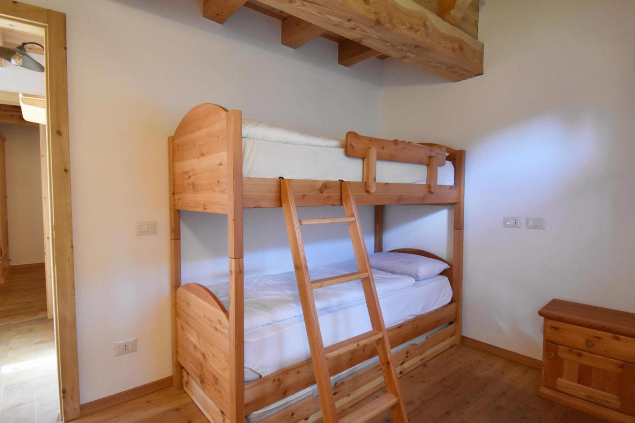 Chalet Brenta Dolomites มาดอนนาดีกัมปิโญ ภายนอก รูปภาพ