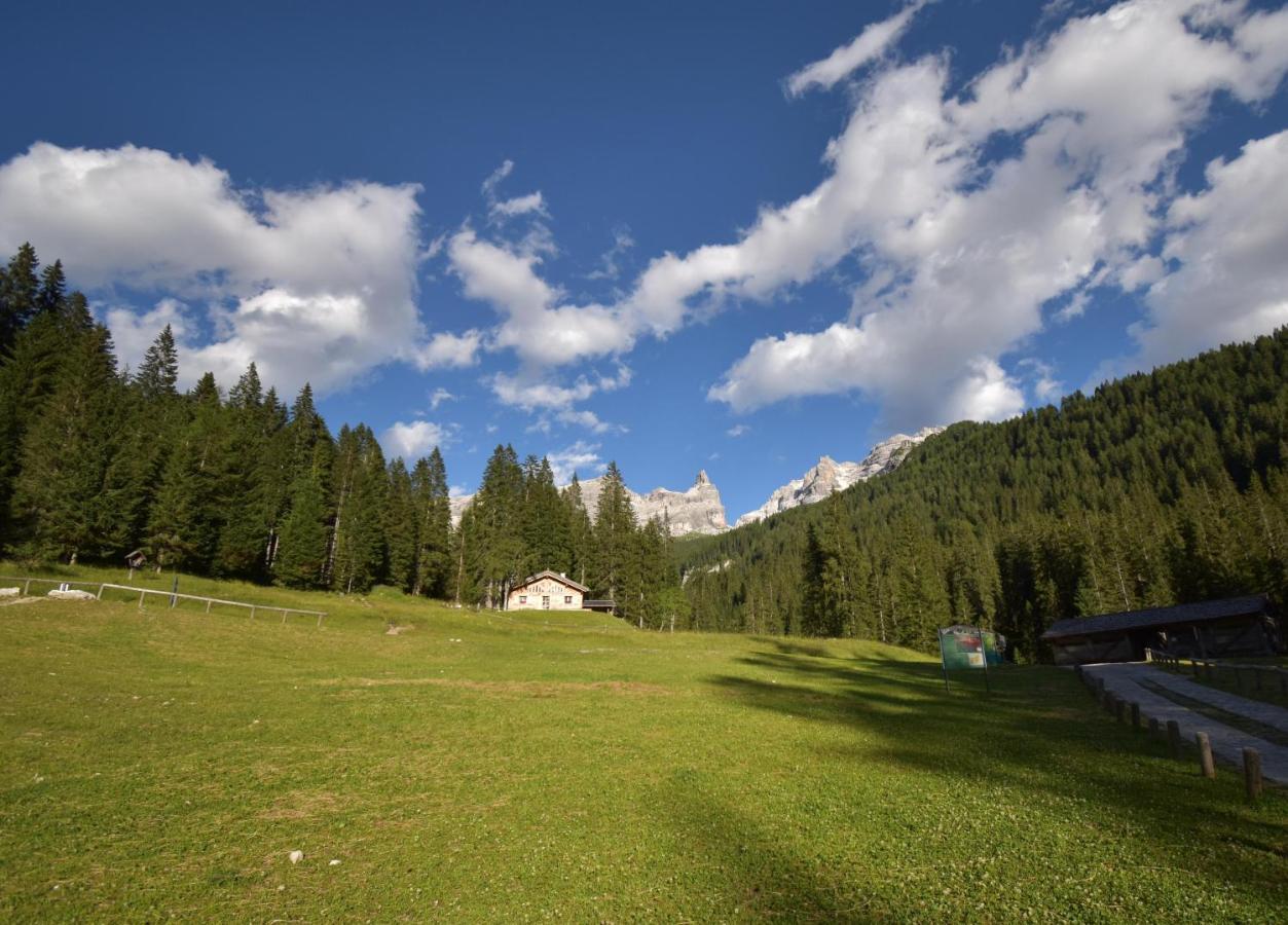 Chalet Brenta Dolomites มาดอนนาดีกัมปิโญ ภายนอก รูปภาพ