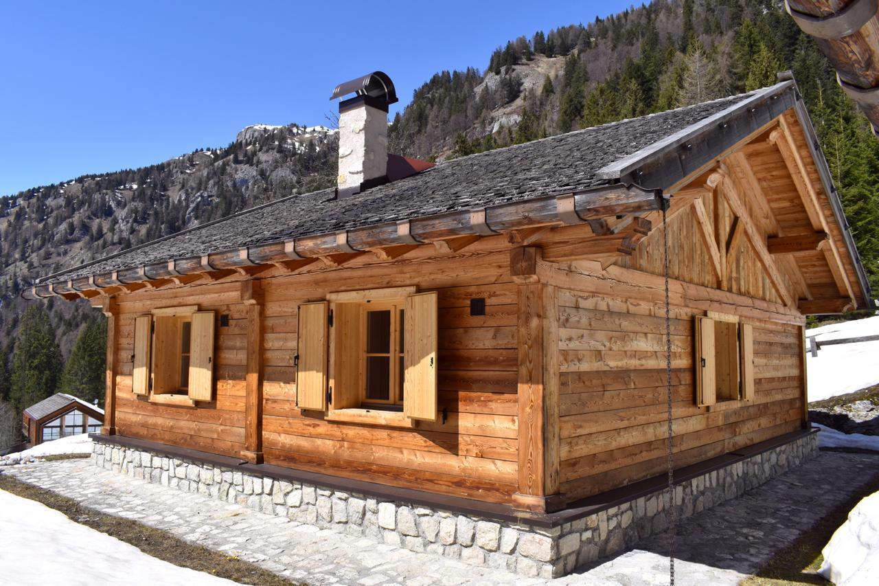 Chalet Brenta Dolomites มาดอนนาดีกัมปิโญ ภายนอก รูปภาพ