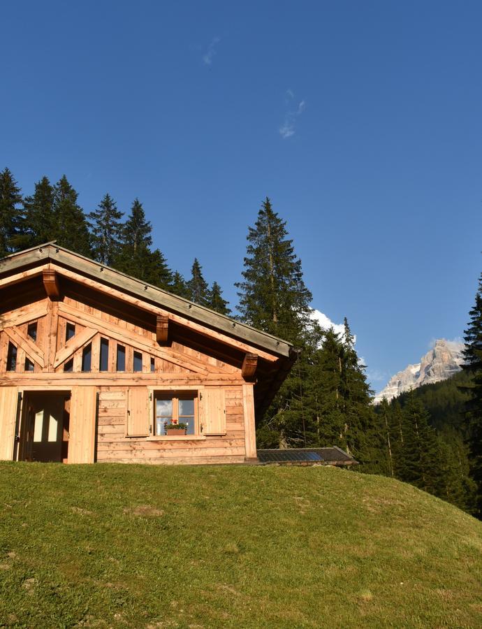 Chalet Brenta Dolomites มาดอนนาดีกัมปิโญ ภายนอก รูปภาพ